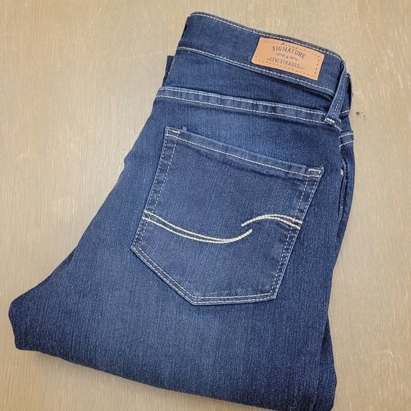 Levi Signature Denim Size 27 Waist - Picture 1 of 16